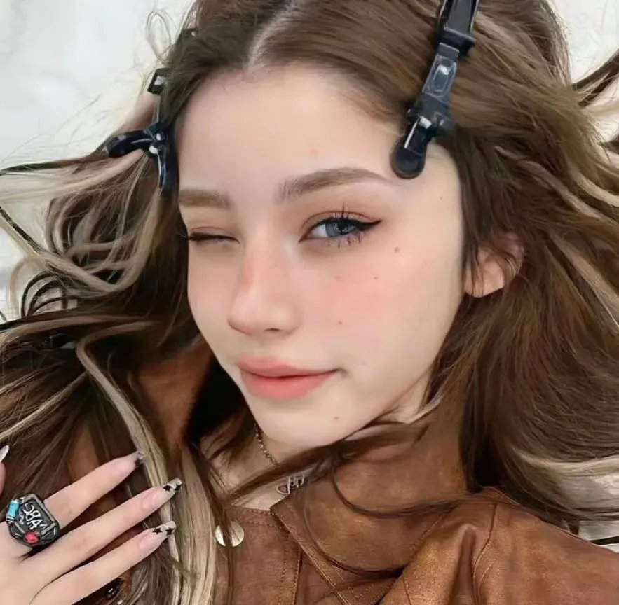 匙孔窥秘 高清封面